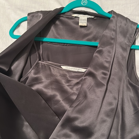 Diane Von Furstenberg Grey Silk Top and Slip - Picture 2 of 3